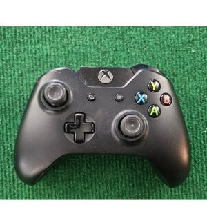 Xbox One Wireless Controller Black Damaged For Parts Or Repair‎